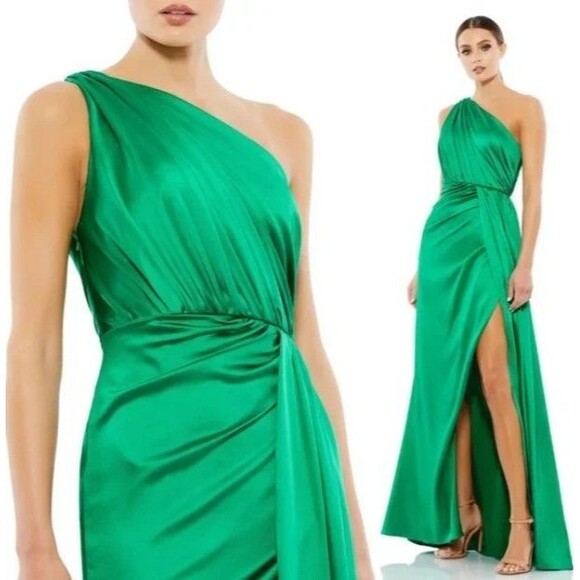 Ieena Mac Duggal Emerald Green One-Shoulder Ruched Satin Gown Size 6 $398 - Picture 1 of 6